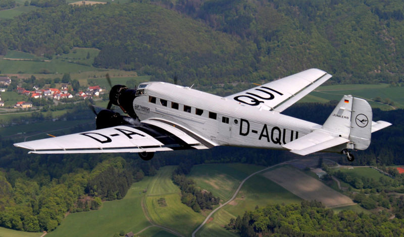 Illustration for article titled This Date in Aviation History: October 11 - October 13
